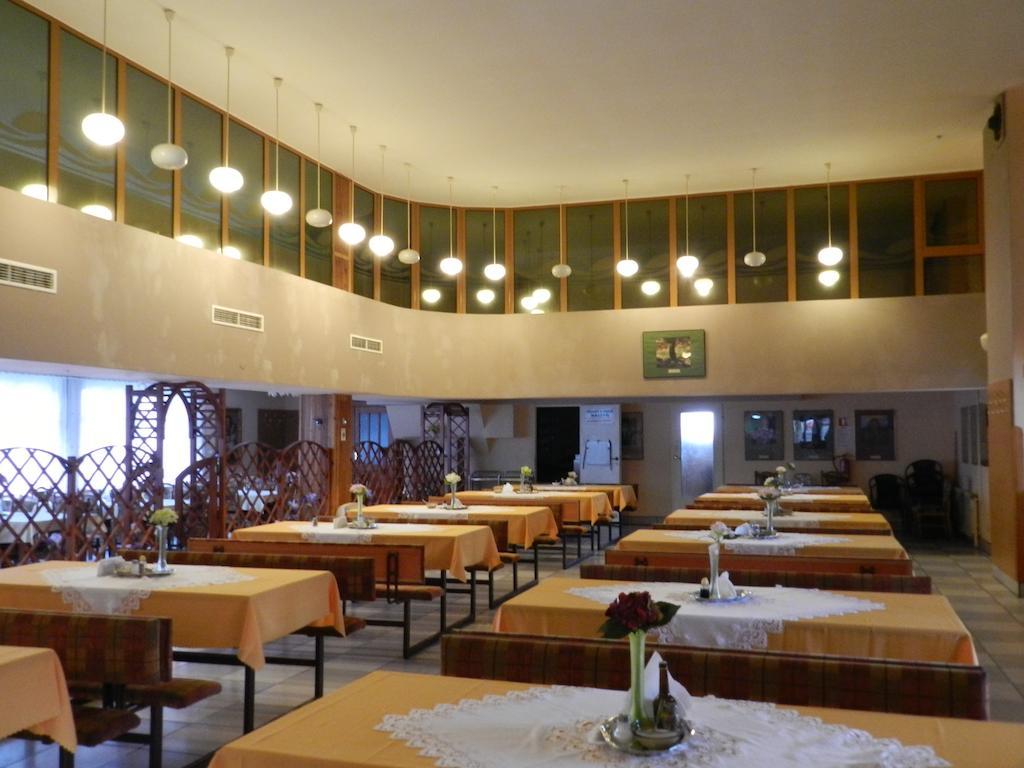 Hotel Dom Pielgrzyma Kalwaria Zebrzydowska Esterno foto